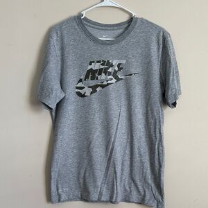 Nike Men's Camouflage Logo Gray Tee